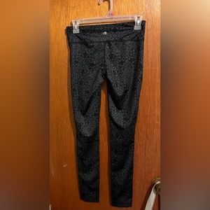 ❤️ Women’s black with design leggings.